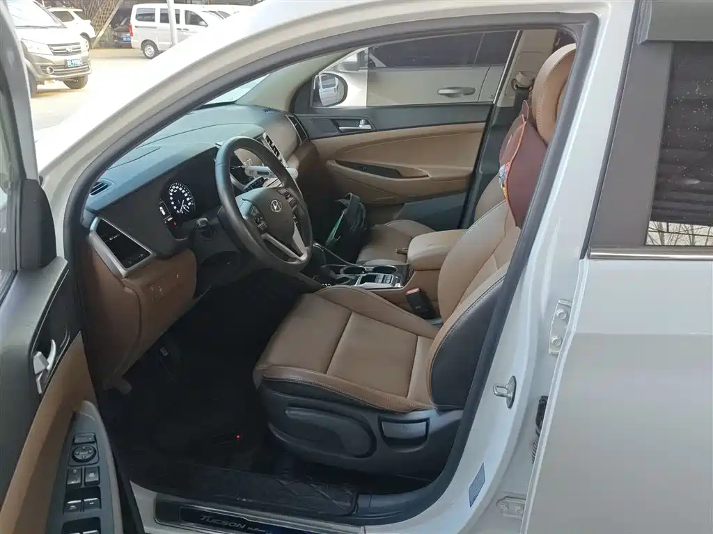Hyundai Tucson 2016 — фото 11