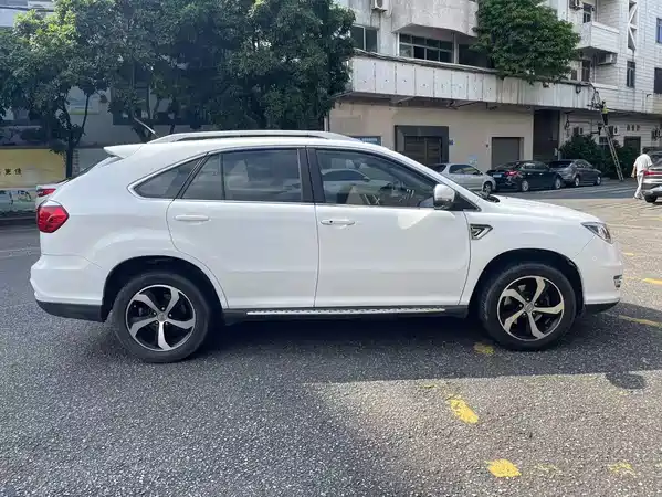 BYD S7 2015