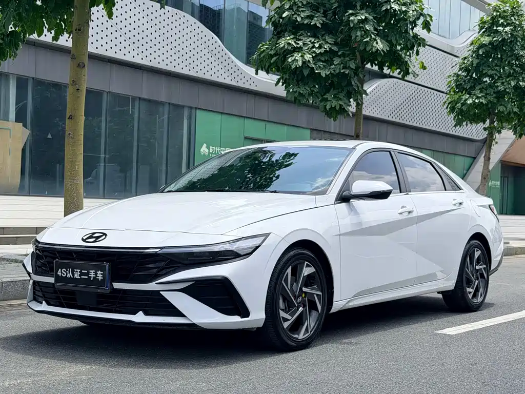 Hyundai Elantra 2025