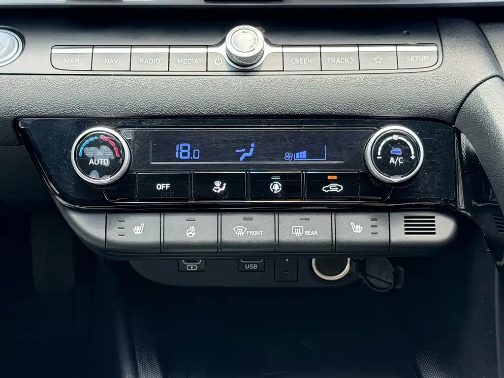 Hyundai Elantra 2025 — фото 21