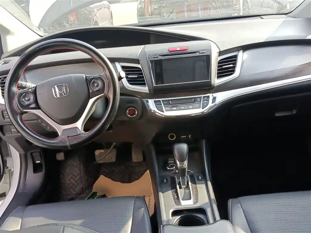 Honda Jade 2015 — фото 10