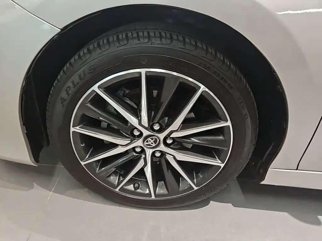 Toyota Camry 2022 — фото 23