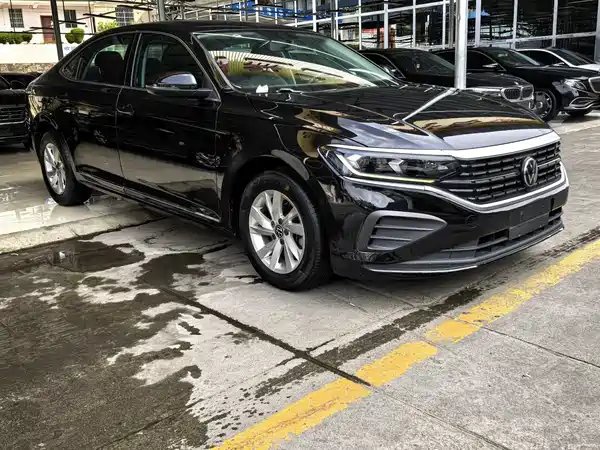 Volkswagen Passat 2022