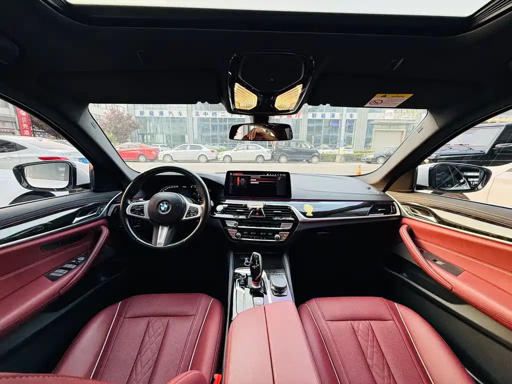 BMW 5 Series 2022 — фото 10