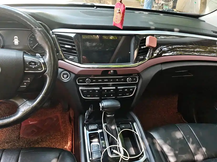 GAC Trumpchi GS8 2018 — фото 13