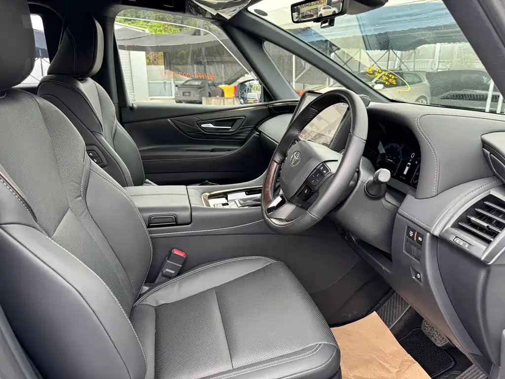 Toyota Alphard 2025 — фото 4