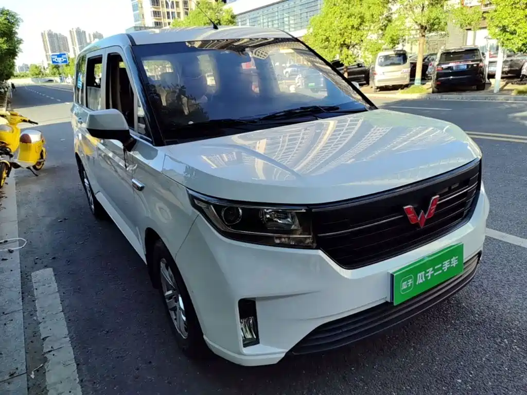 Wuling Hongguang PLUS 2019 — фото 4
