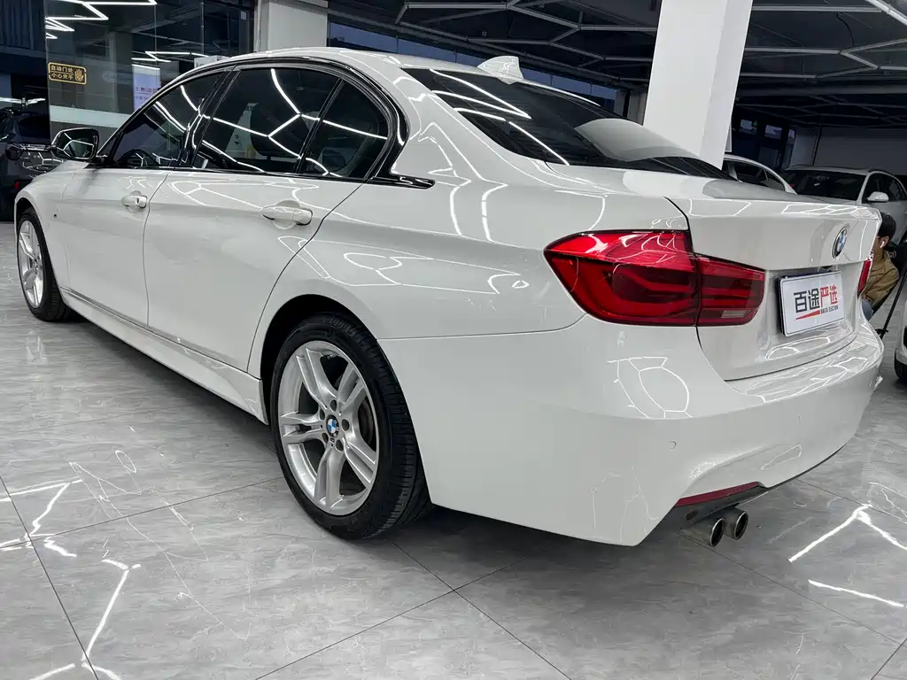 BMW 3 Series 2017 — фото 19
