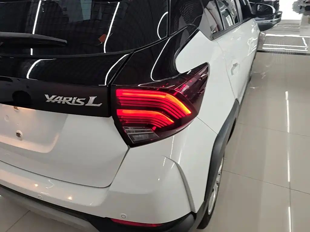 Toyota Yaris L 2019 — фото 8