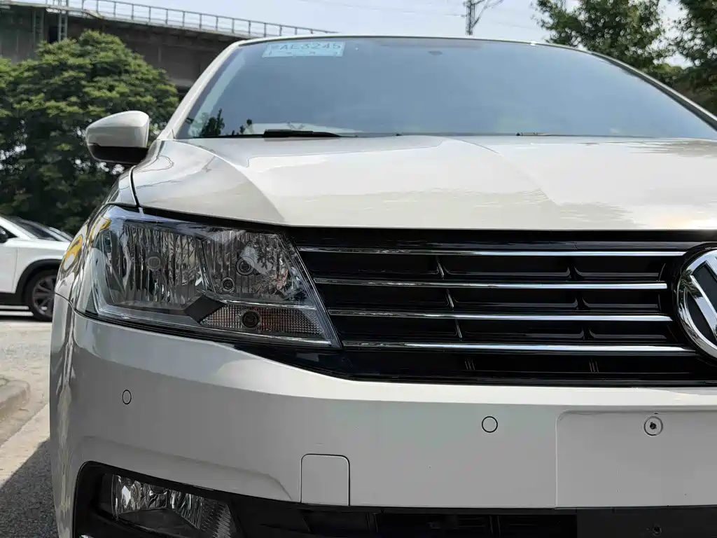 Volkswagen Lavida 2015