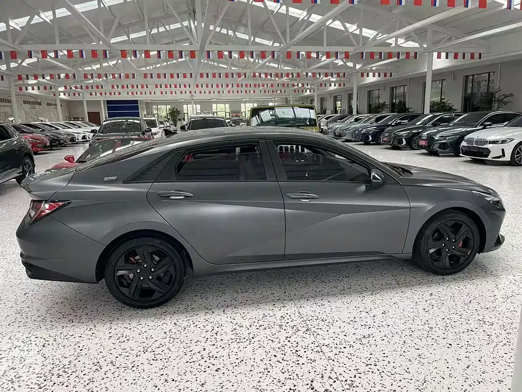 Hyundai Elantra 2023