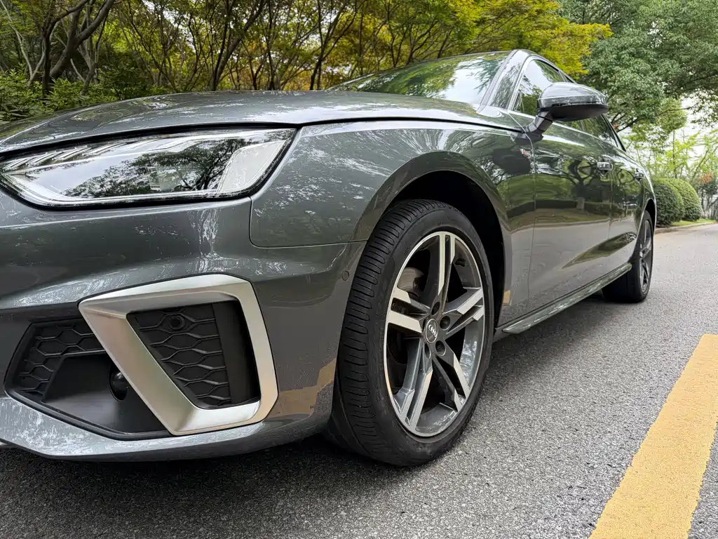 Audi A4L 2021