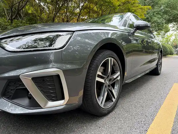 Audi A4L 2021
