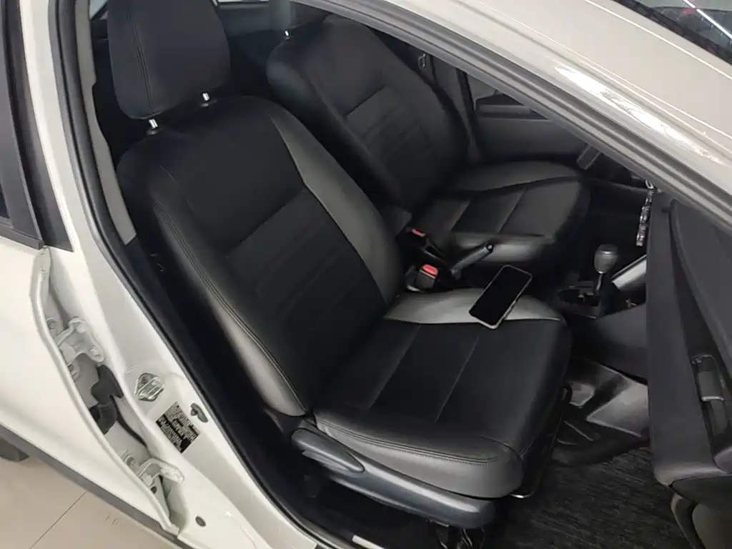 Toyota Yaris L 2019 — фото 25