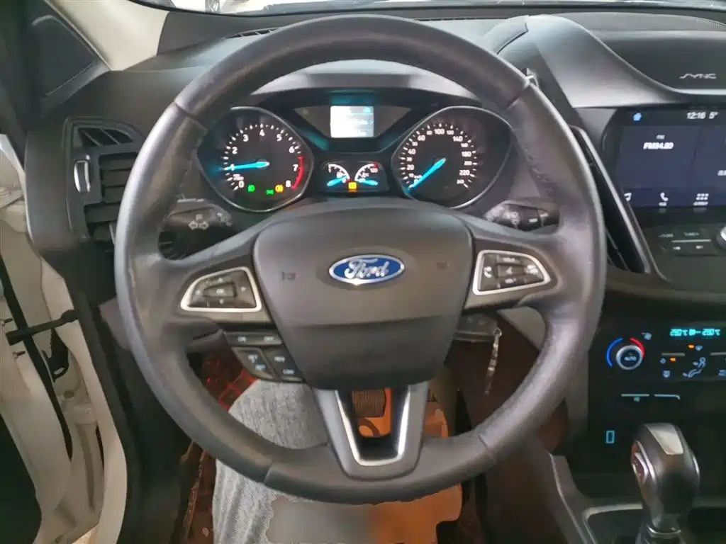 Ford Kuga 2021 — фото 11
