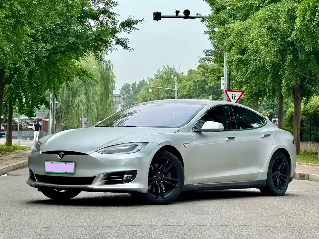 Tesla Model S 2014