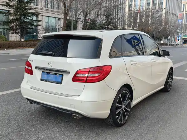 Mercedes-Benz B-Class 2012