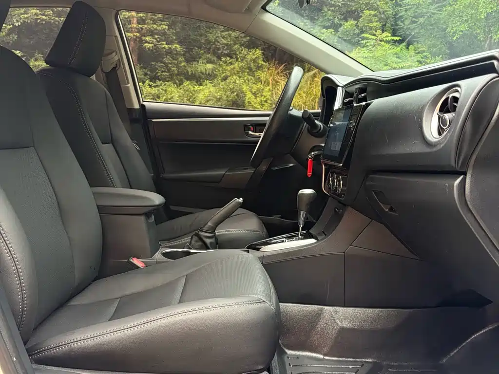 Toyota Corolla 2018 — фото 12