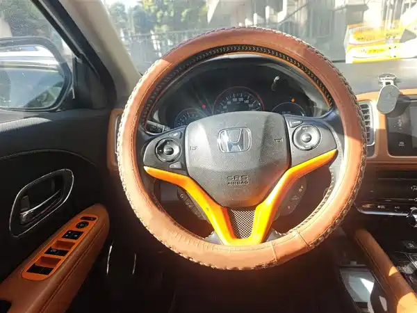 Honda Vezel 2015