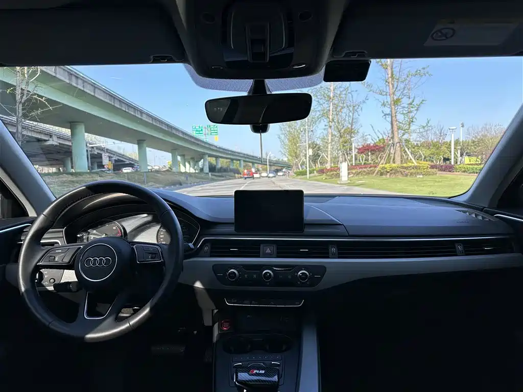 Audi A4L 2018 — фото 10