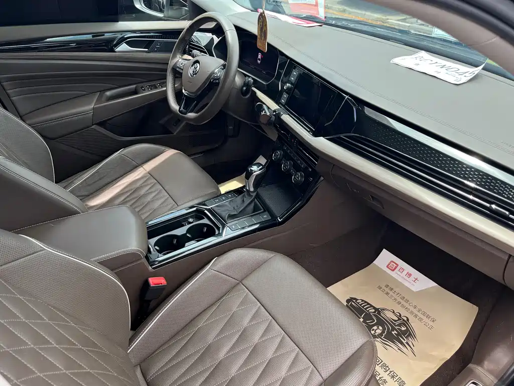Volkswagen Passat 2019 — фото 13