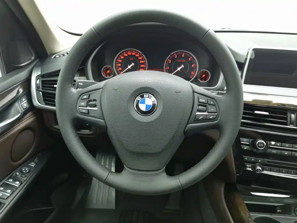 BMW X5 2016 — фото 11