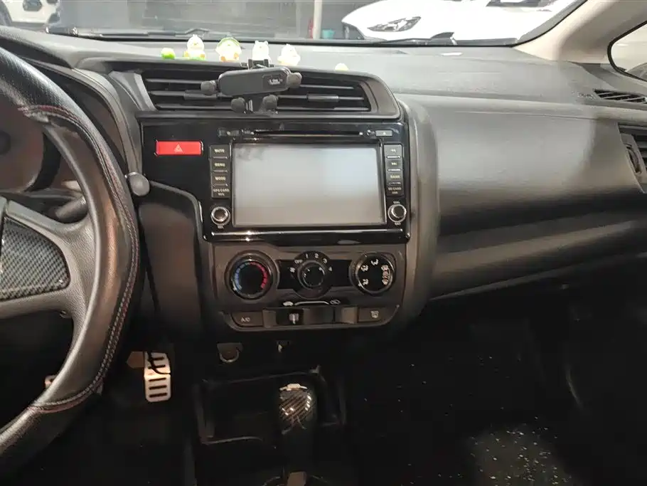 Honda Fit 2015 — фото 13