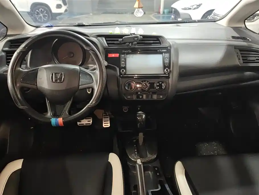 Honda Fit 2015 — фото 12