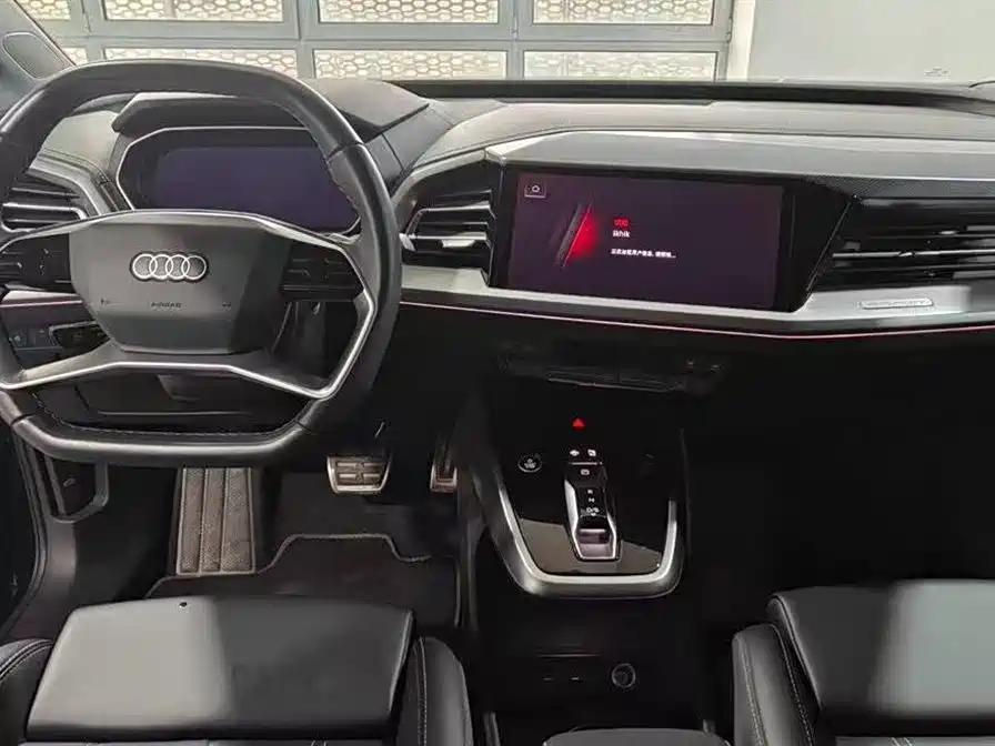 Audi Q4 e-tron 2024 — фото 7
