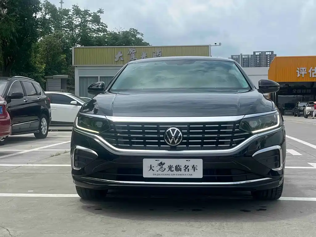 Volkswagen Passat 2025