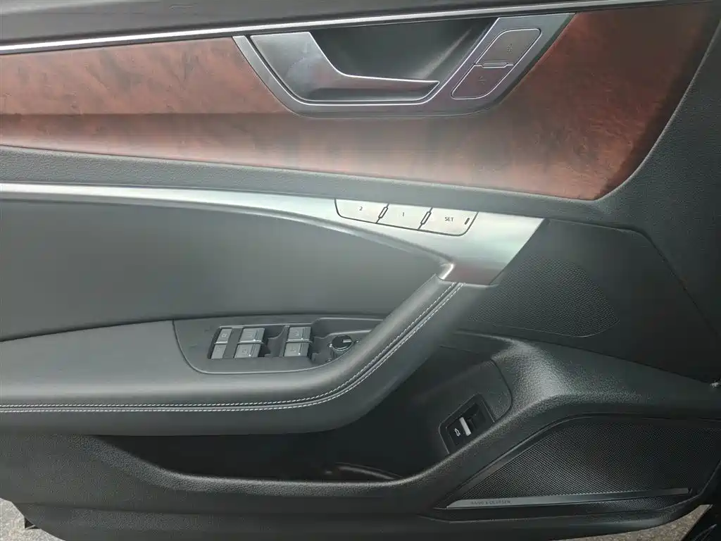 Audi A6L 2023 — фото 11