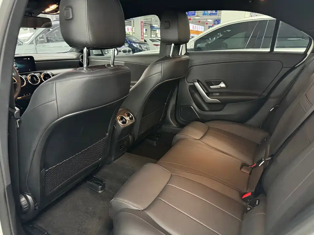 Mercedes-Benz A-Class 2023 — фото 8
