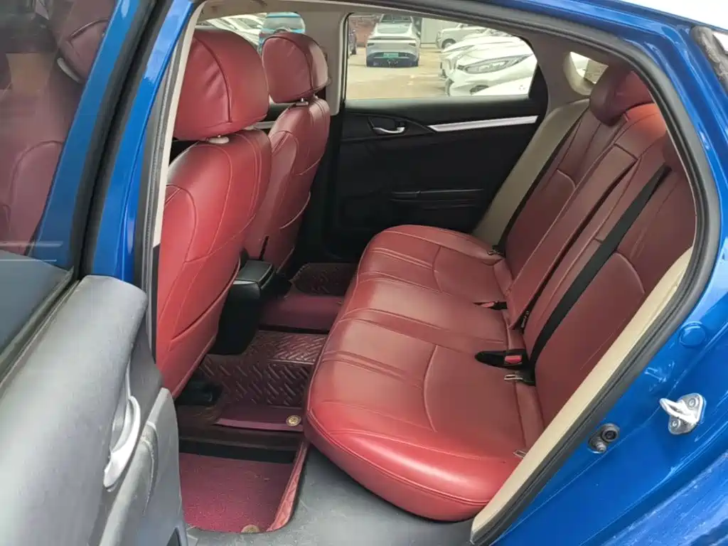Honda Civic 2018 — фото 17