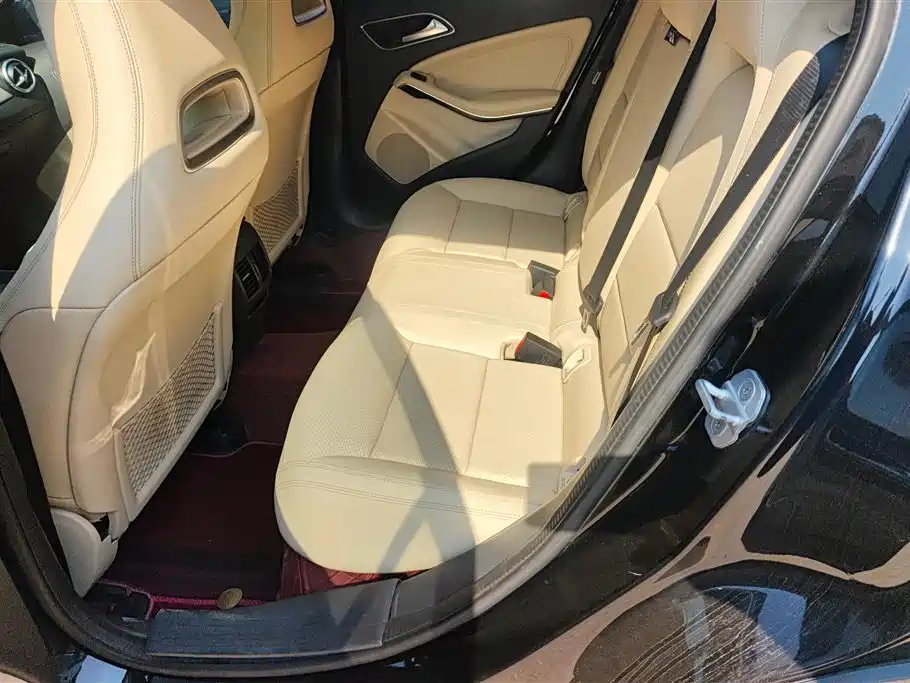 Mercedes-Benz GLA 2015 — фото 11