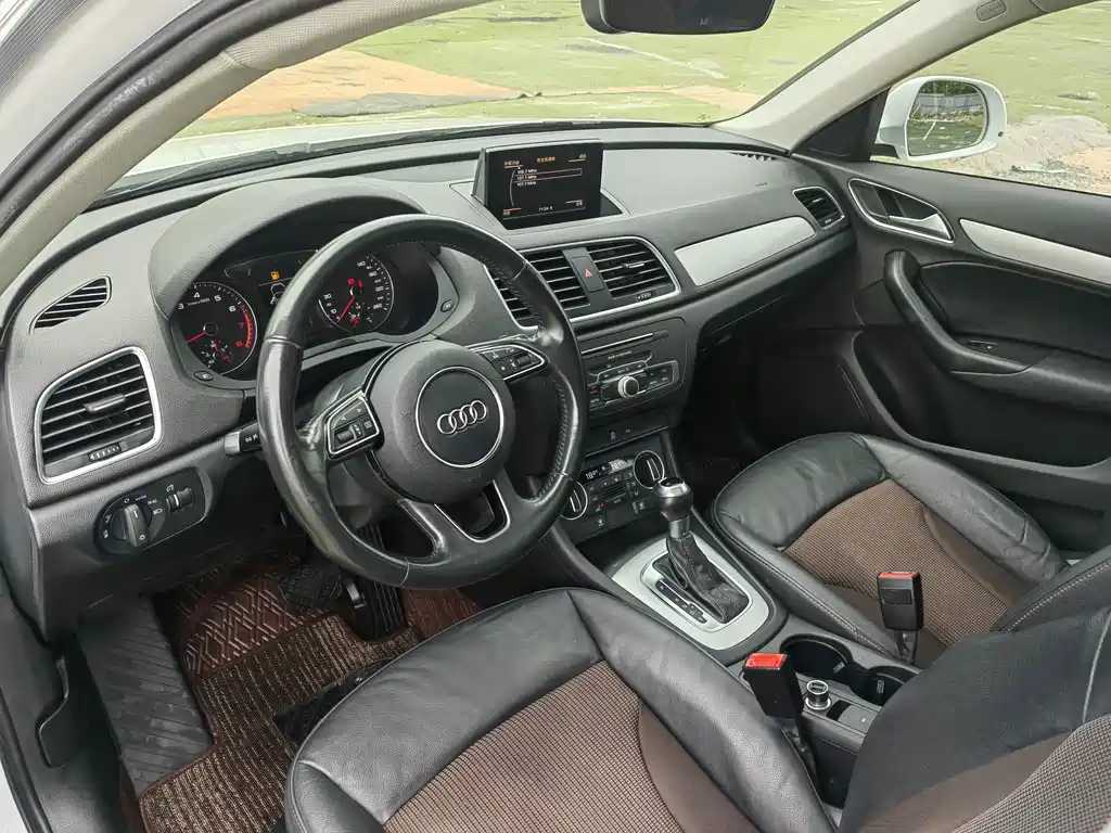 Audi Q3 2017 — фото 2