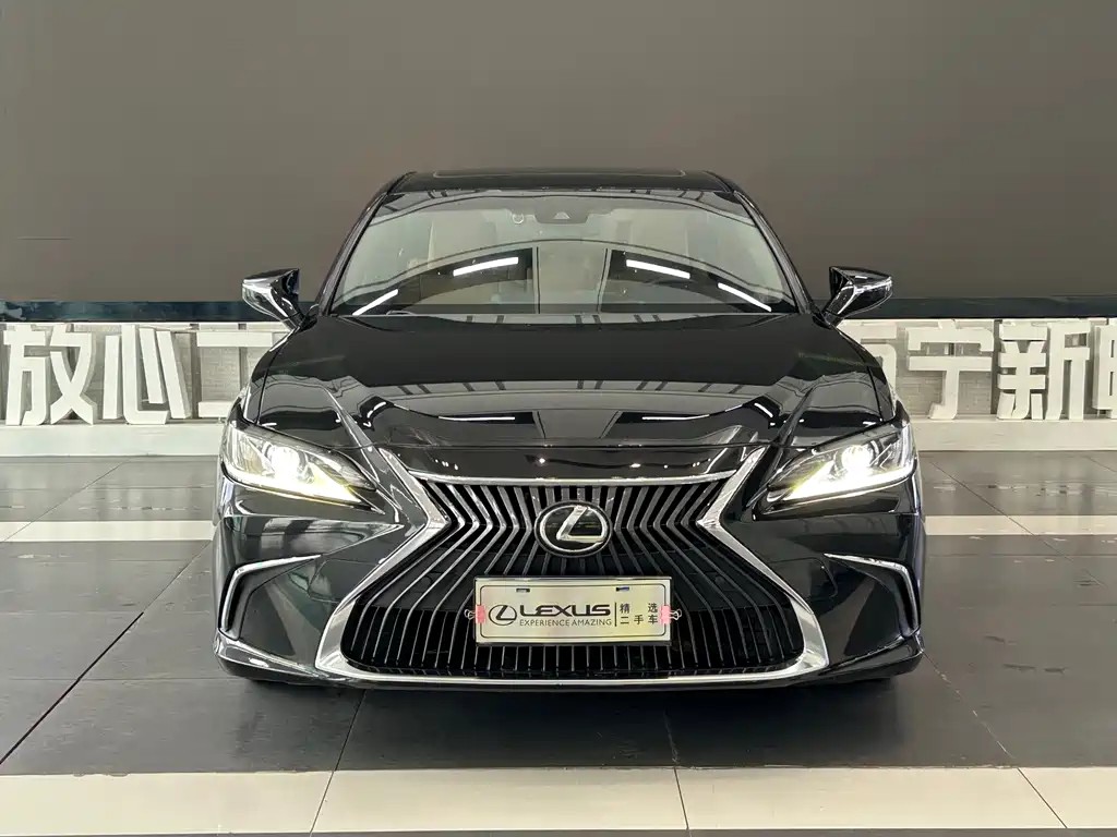 Lexus ES 2018