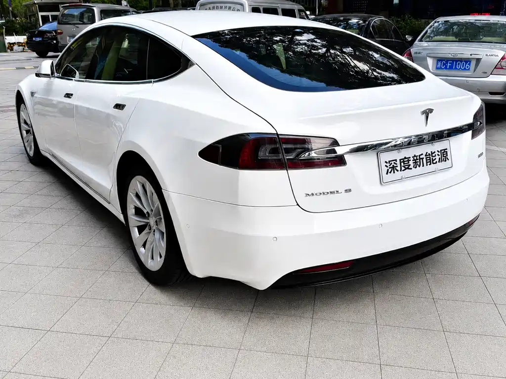 Tesla Model S 2016 — фото 8