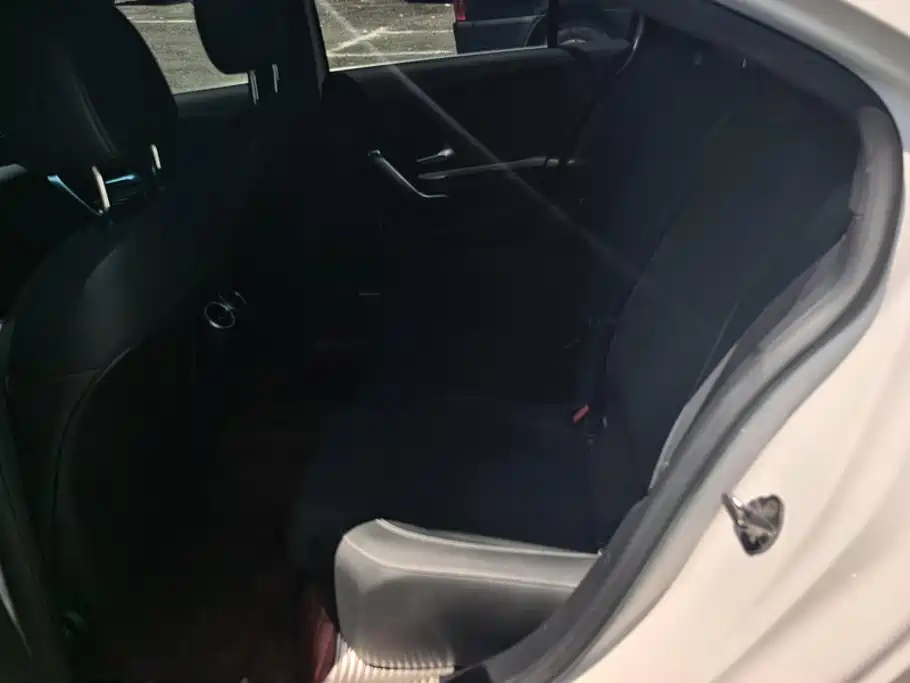 Mercedes-Benz A-Class 2022 — фото 11
