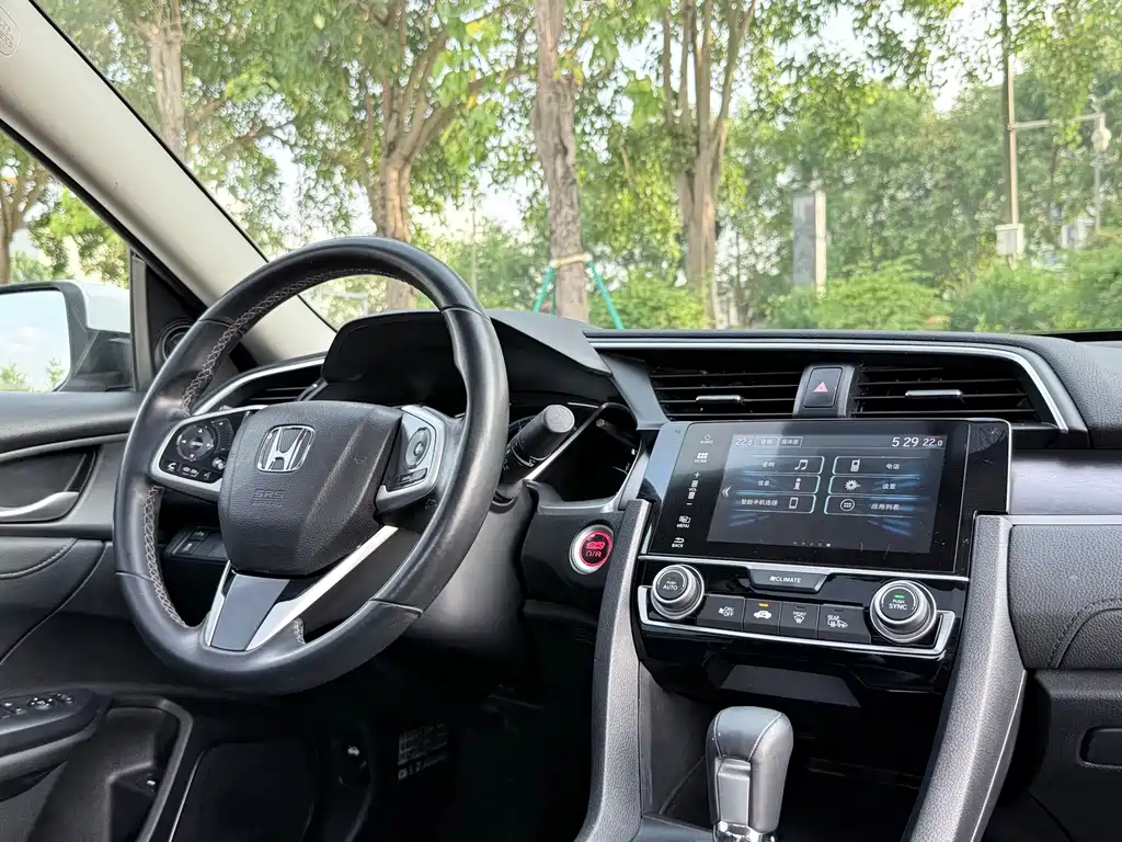 Honda Civic 2019 — фото 11