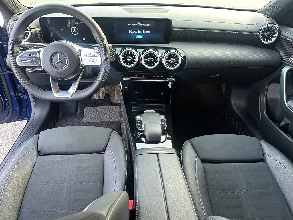 Mercedes-Benz A-Class 2021 — фото 11