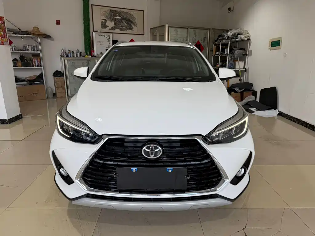 Toyota Yaris L 2023