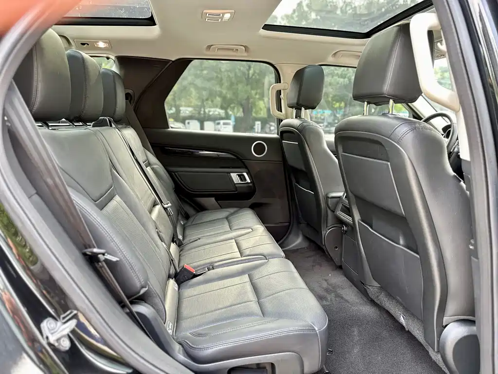 Land Rover Discovery 2018 — фото 33