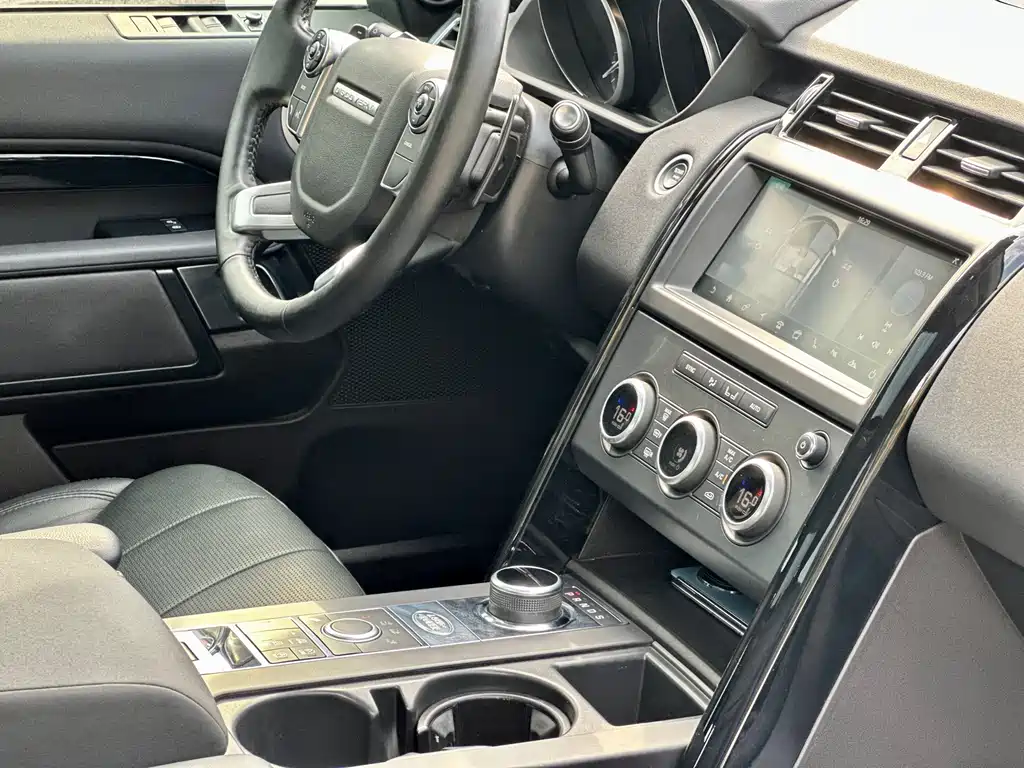 Land Rover Discovery 2018 — фото 41