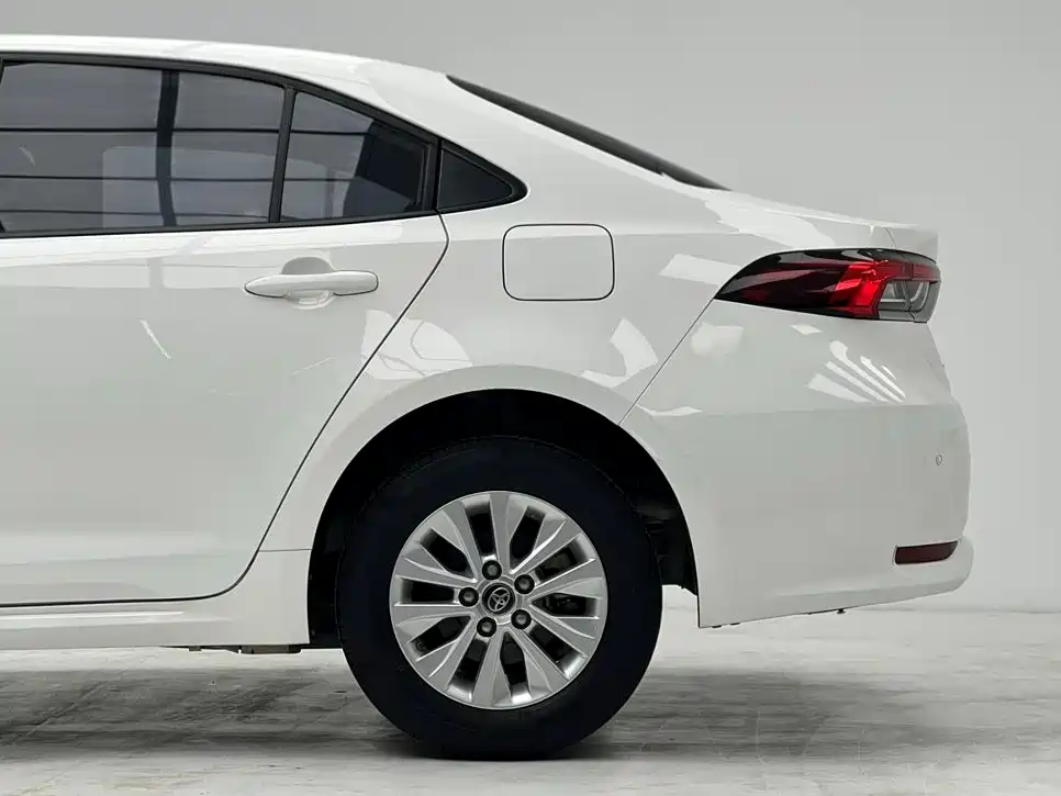 Toyota Corolla 2022 — фото 13