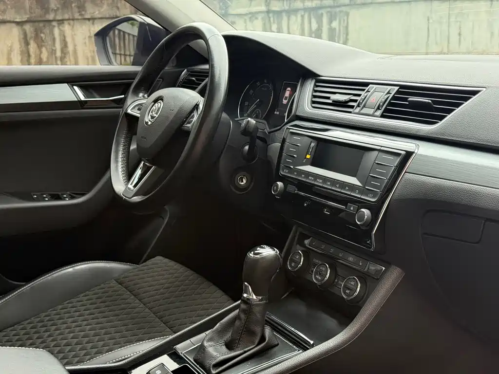 Skoda Speedy 2017 — фото 14