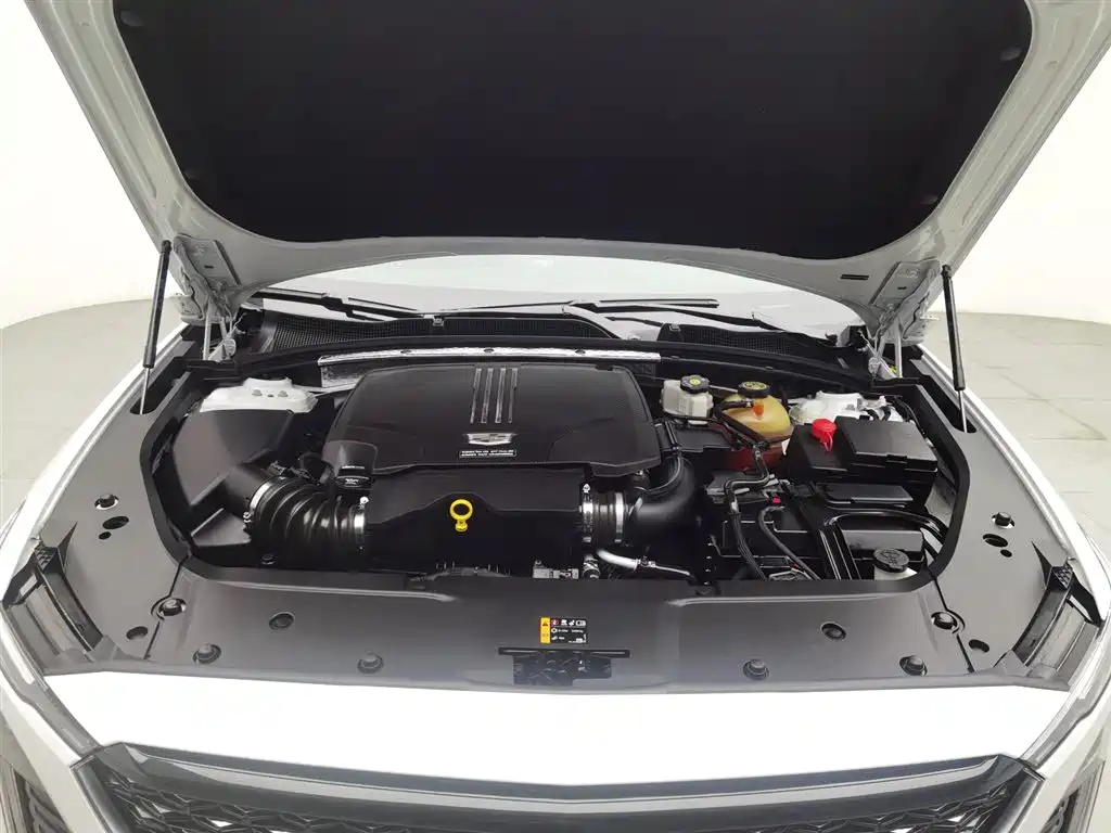 Cadillac GT4 2023 — фото 6