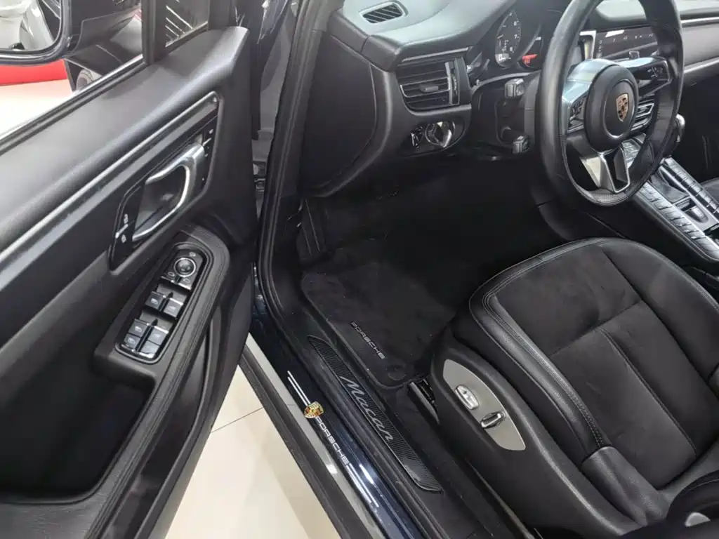 Porsche Macan 2019 — фото 16