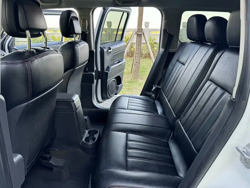 Jeep Patriot 2014 — фото 9