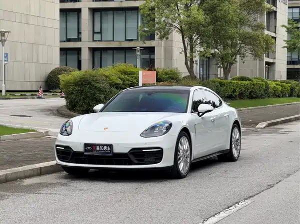 Porsche Panamera 2022