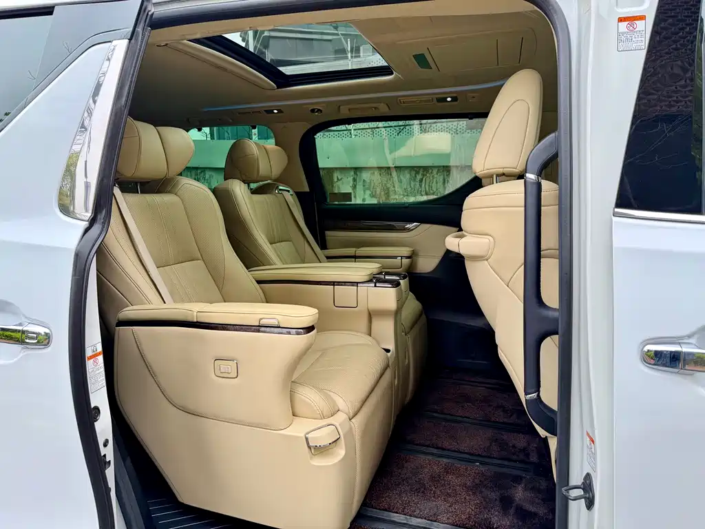 Toyota Alphard 2019 — фото 25